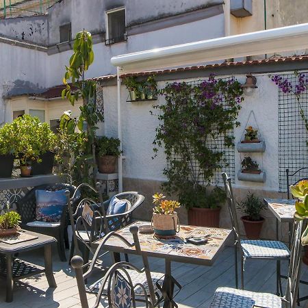 La Terrazza ai Miracoli Bed and Breakfast Napoli Esterno foto