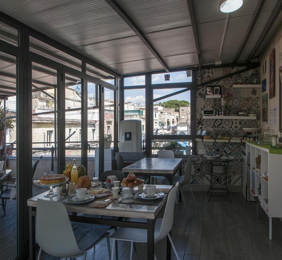 La Terrazza ai Miracoli Bed and Breakfast Napoli Esterno foto