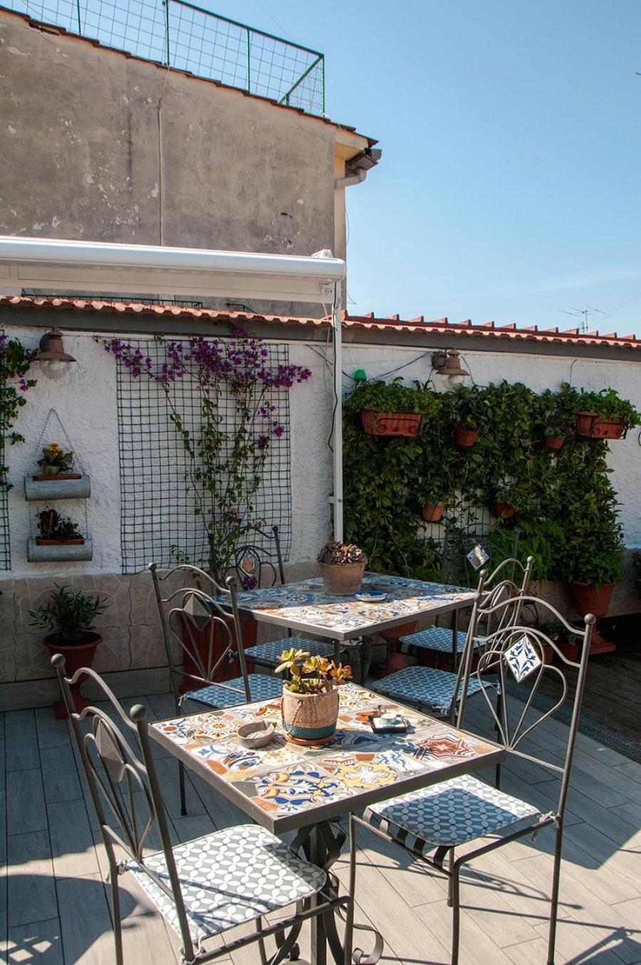 La Terrazza ai Miracoli Bed and Breakfast Napoli Esterno foto