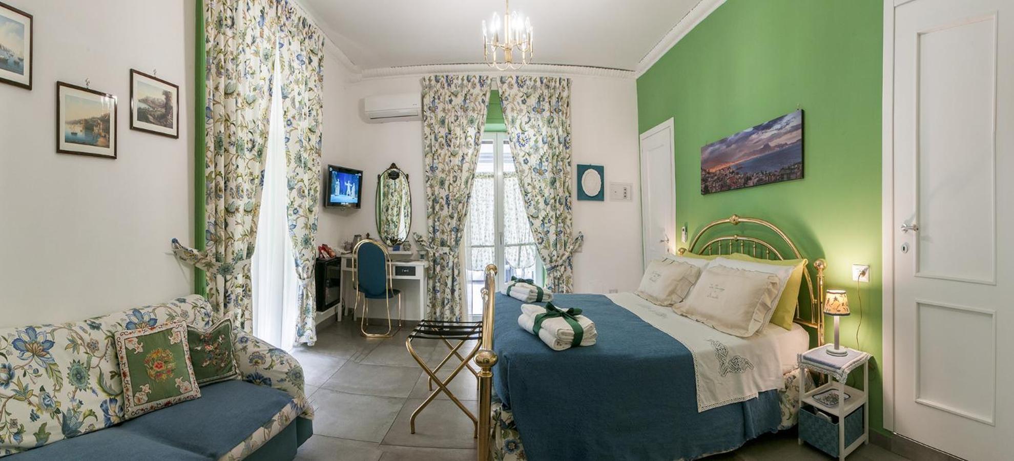 La Terrazza ai Miracoli Bed and Breakfast Napoli Esterno foto