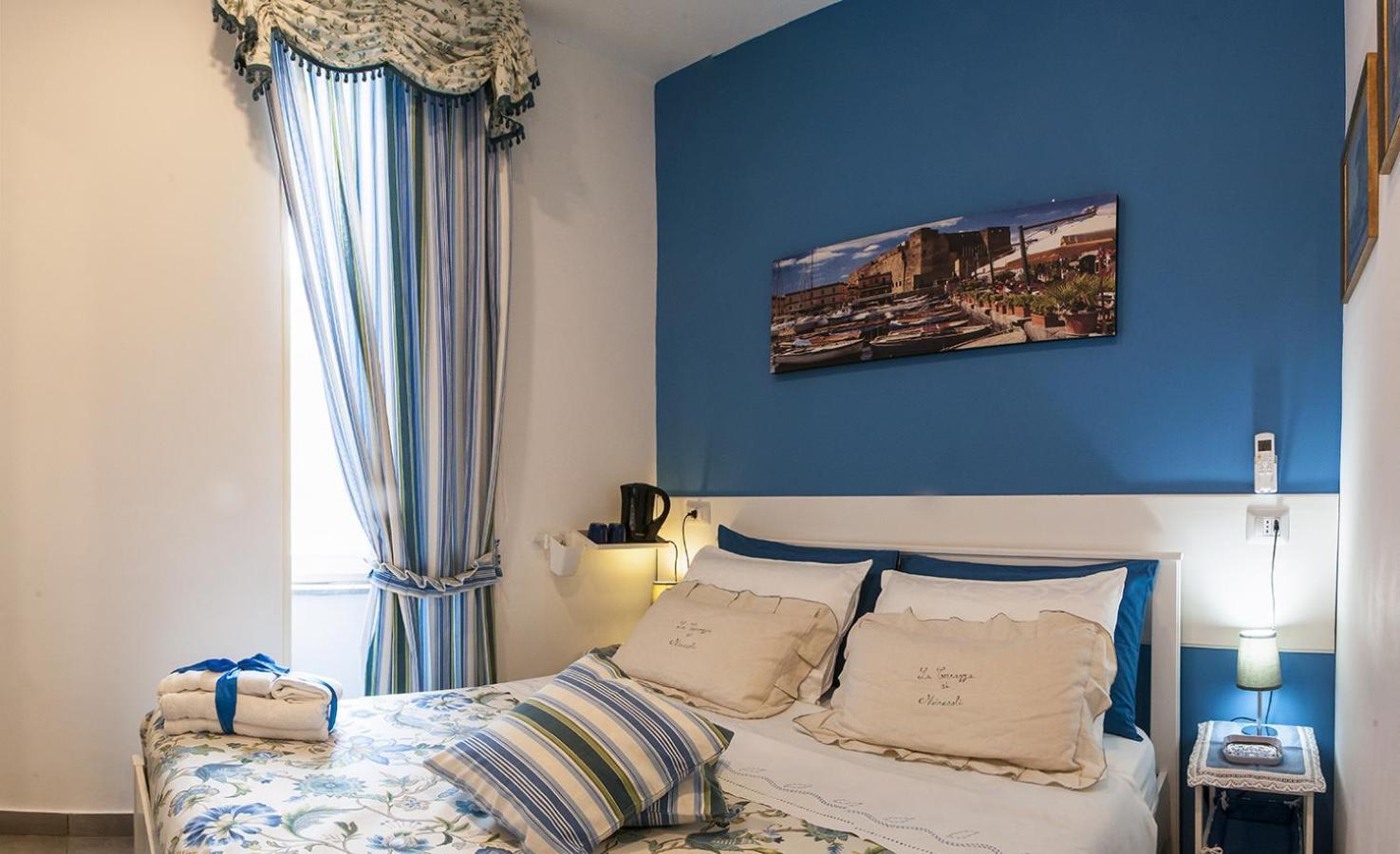 La Terrazza ai Miracoli Bed and Breakfast Napoli Esterno foto