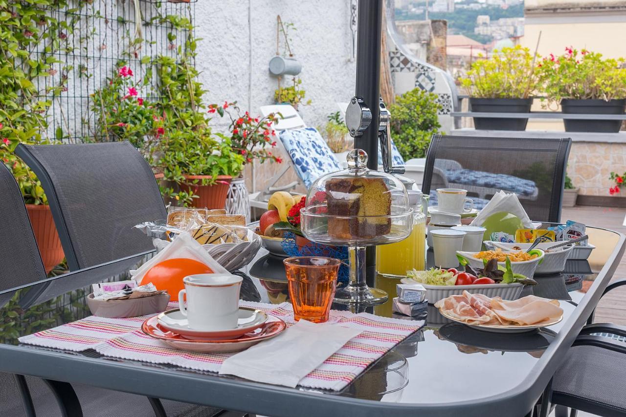 La Terrazza ai Miracoli Bed and Breakfast Napoli Esterno foto